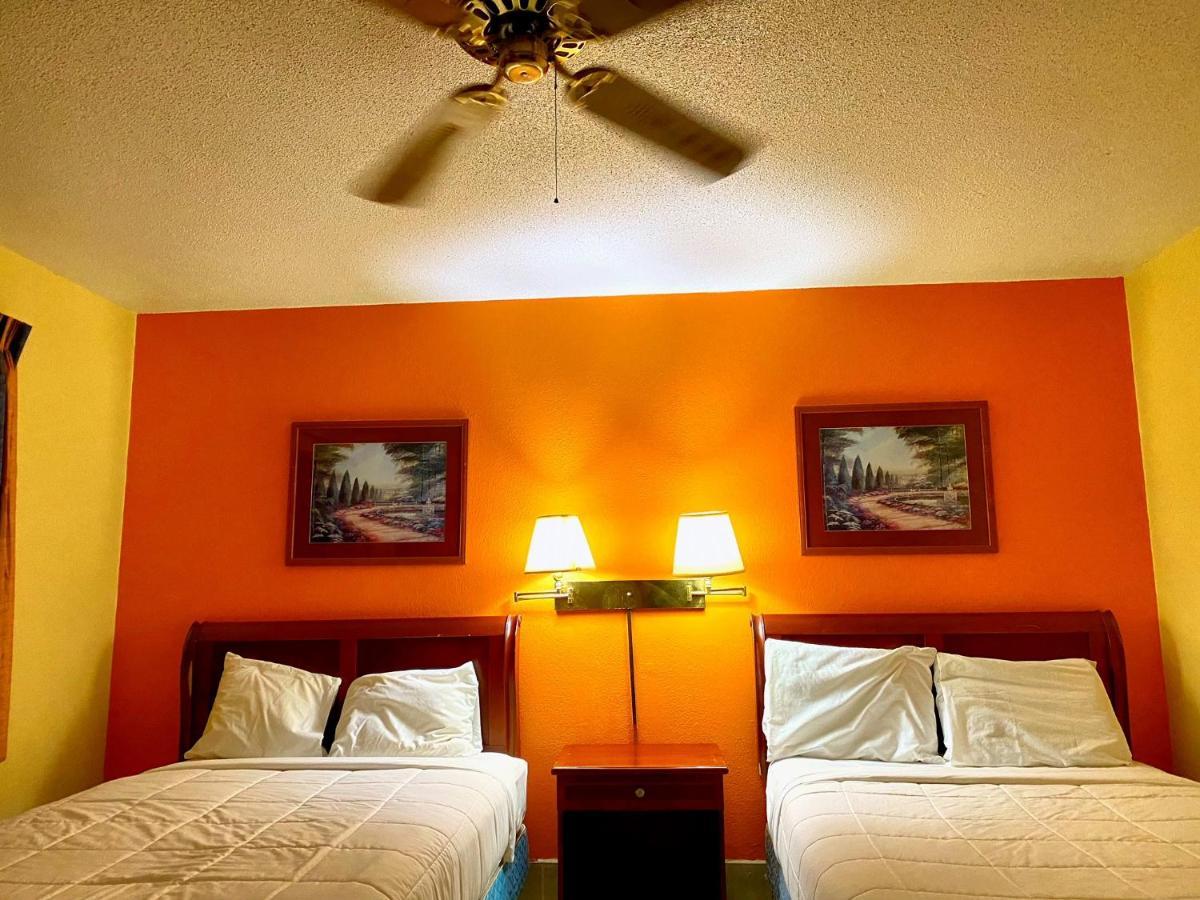 American Best Inn By Oyo I-35 Perry Near Lake Mcmurtry מראה חיצוני תמונה