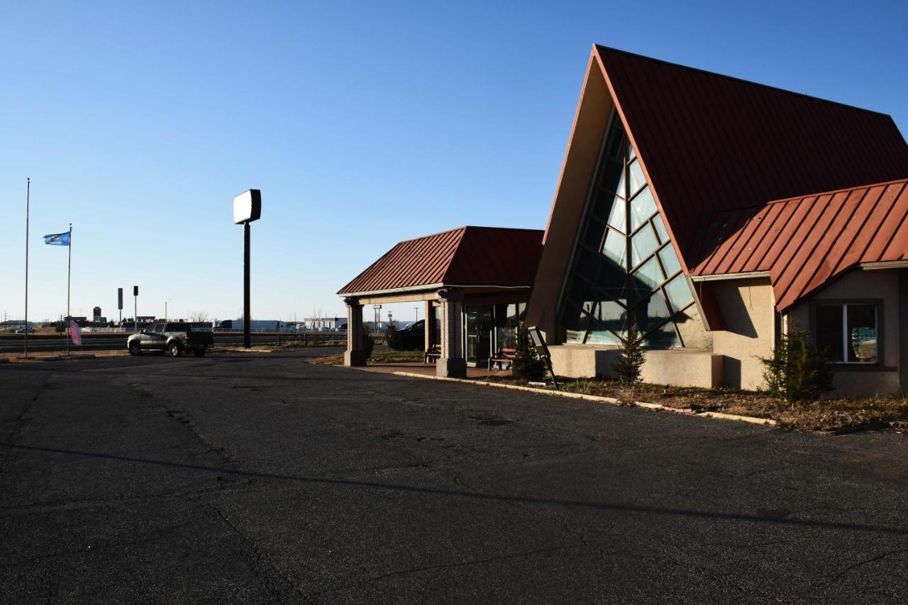 American Best Inn By Oyo I-35 Perry Near Lake Mcmurtry מראה חיצוני תמונה