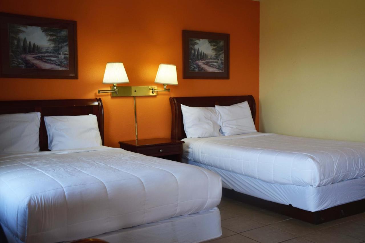 American Best Inn By Oyo I-35 Perry Near Lake Mcmurtry מראה חיצוני תמונה