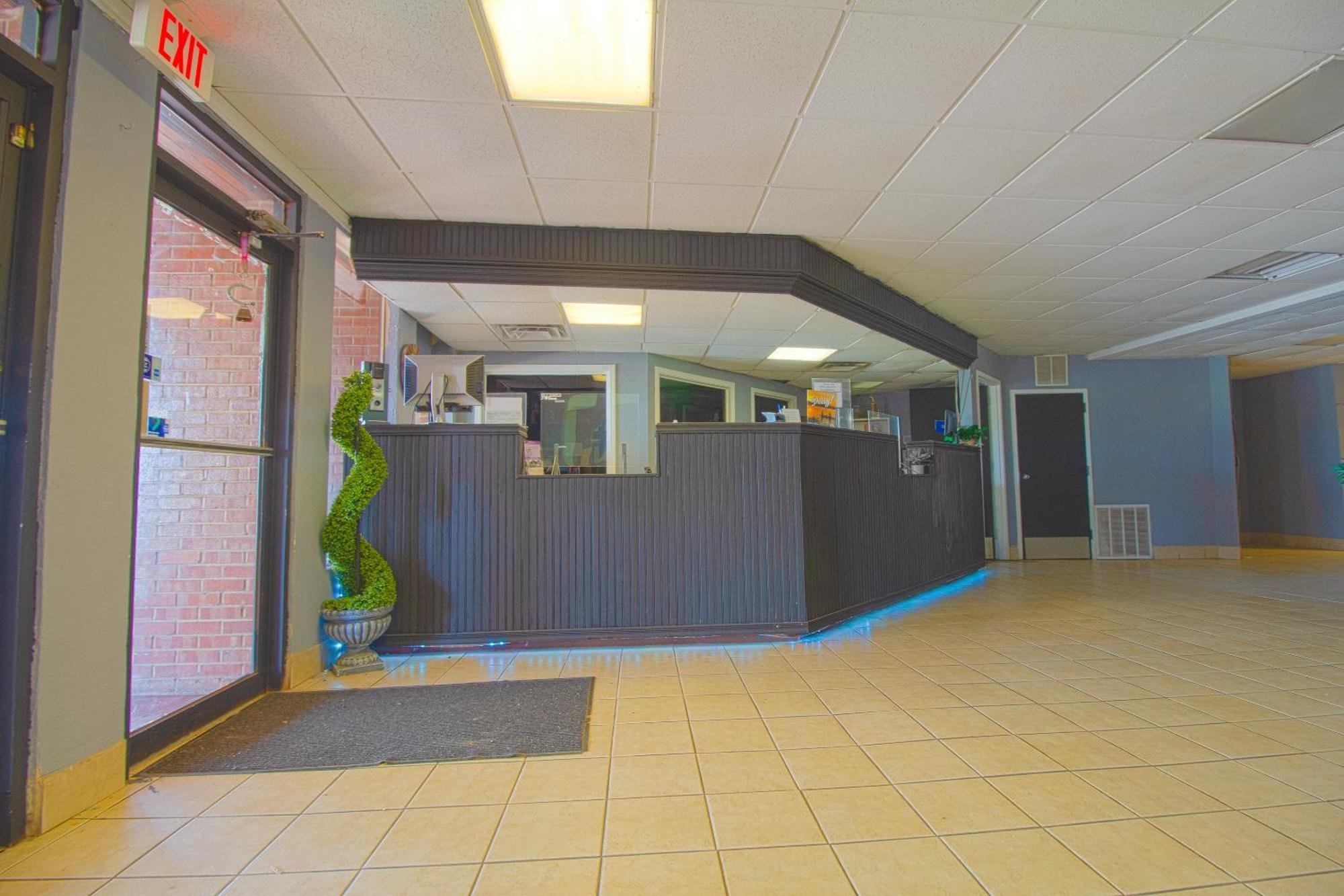 American Best Inn By Oyo I-35 Perry Near Lake Mcmurtry מראה חיצוני תמונה
