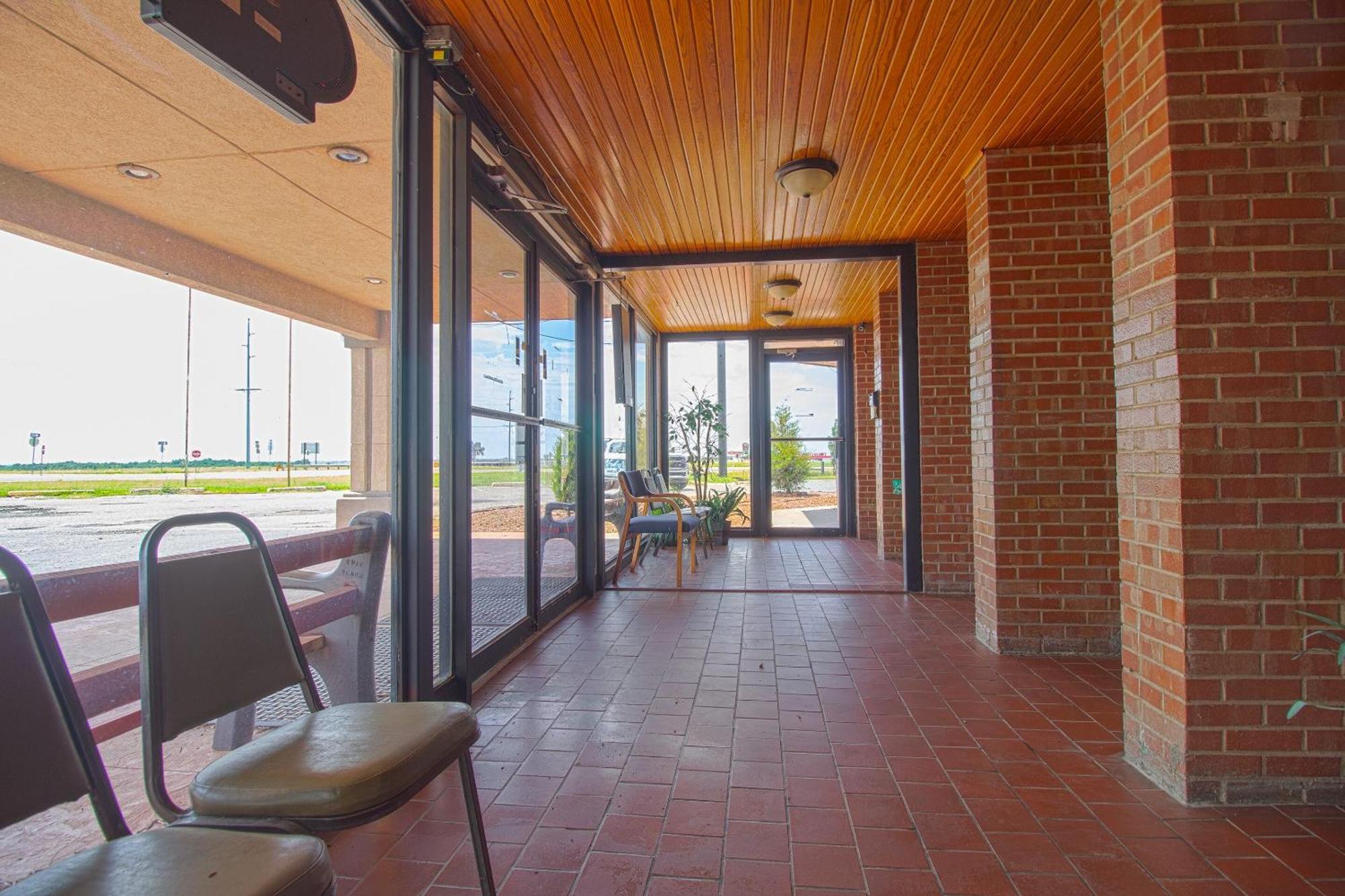American Best Inn By Oyo I-35 Perry Near Lake Mcmurtry מראה חיצוני תמונה