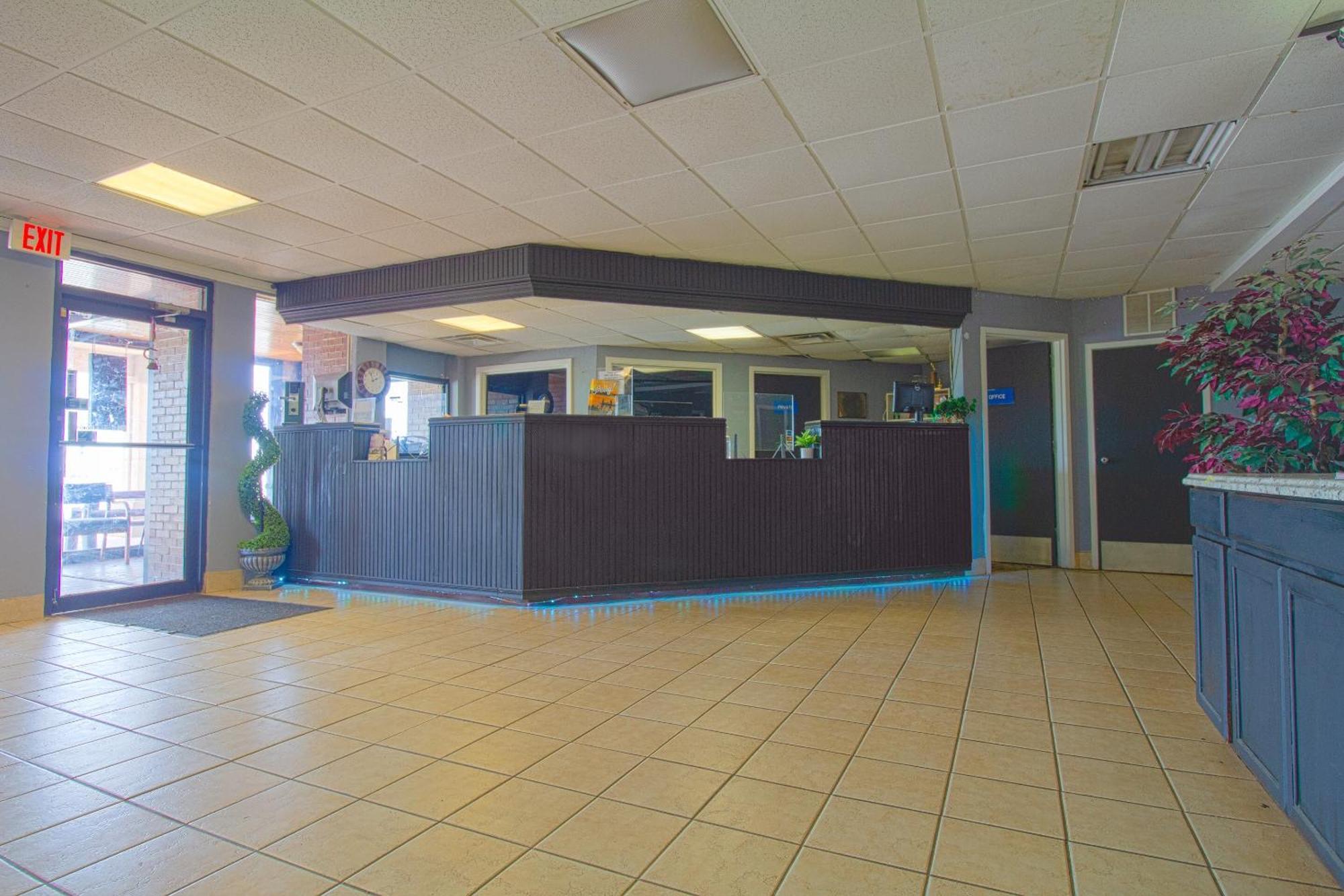 American Best Inn By Oyo I-35 Perry Near Lake Mcmurtry מראה חיצוני תמונה