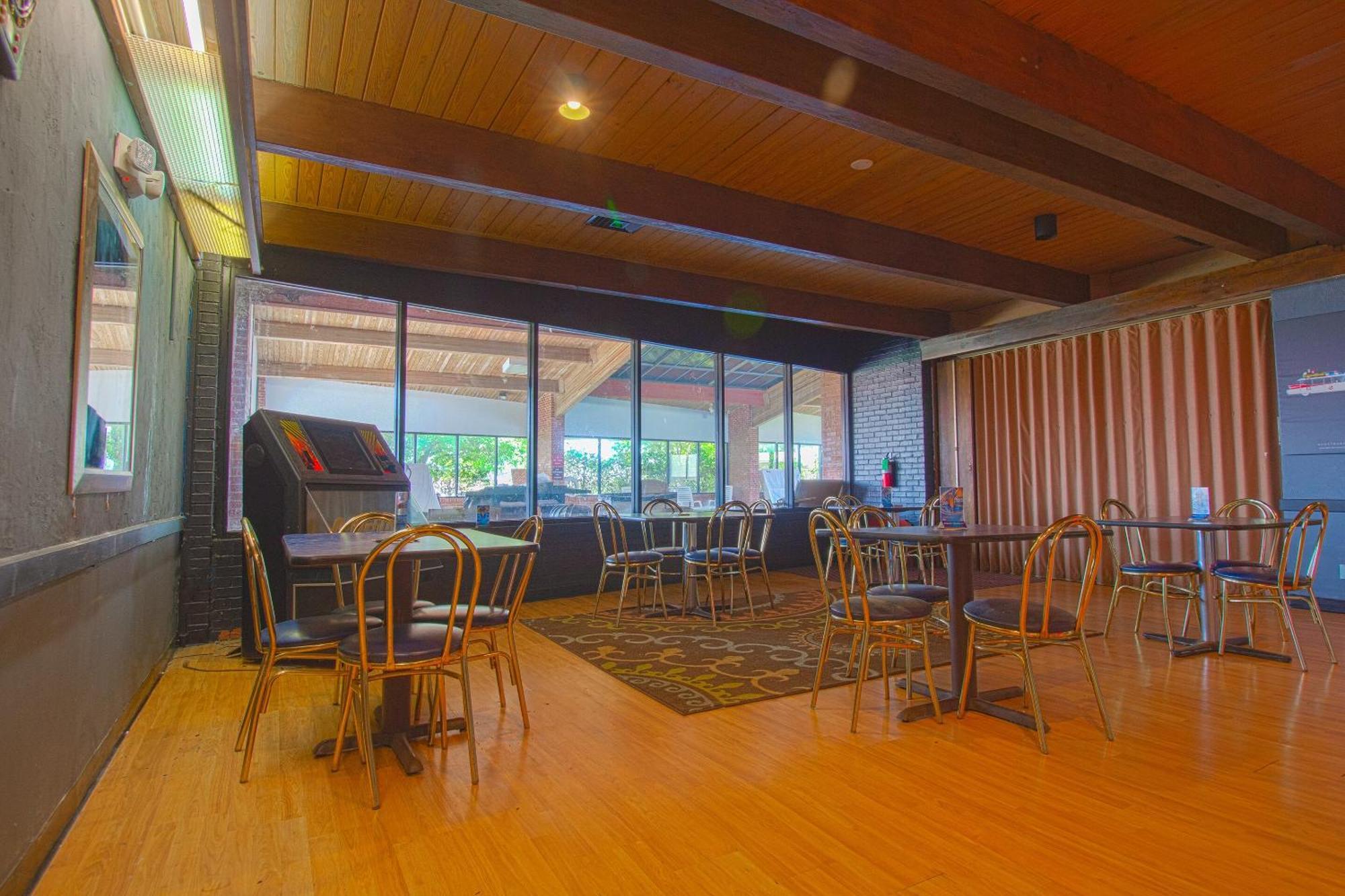 American Best Inn By Oyo I-35 Perry Near Lake Mcmurtry מראה חיצוני תמונה